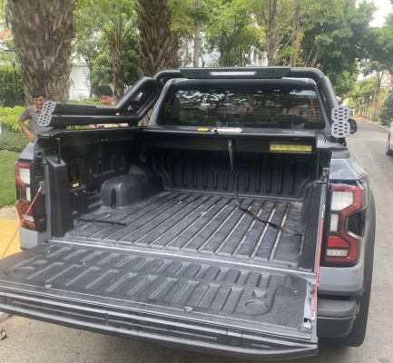 Cấu tạo nắp thùng cuộn Ford Ranger