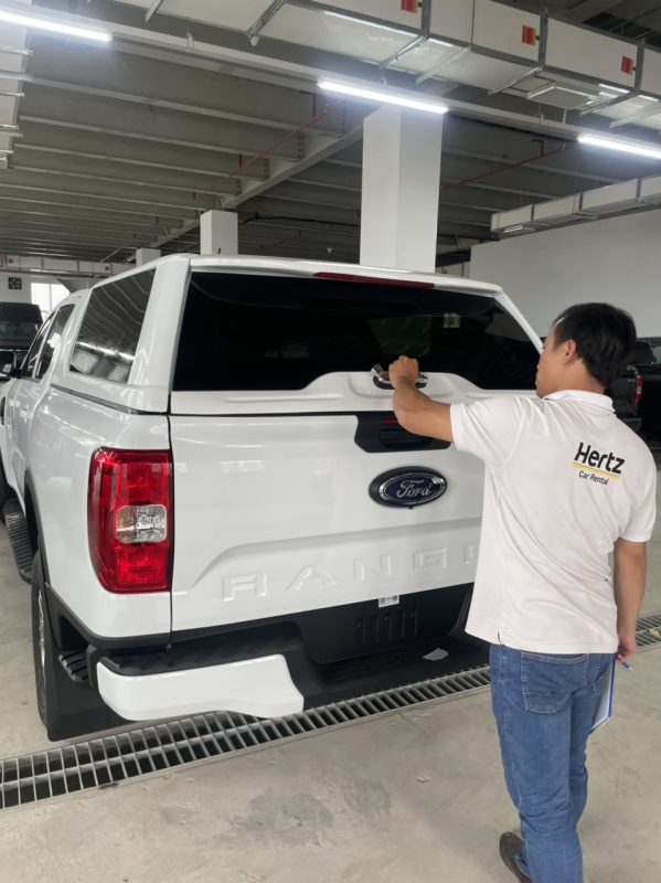 Nắp thùng cao Ford Ranger Plastic Thái Lan lắp cho khách