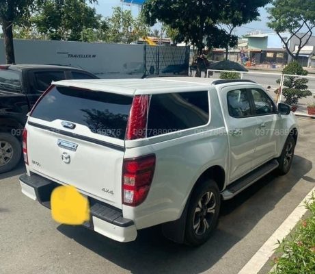 Nắp thùng cao có đèn mazda bt50 plastic Thái Lan lắp cho khách