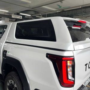 Nắp thùng cao Toyota Hilux Plastic Thái Lan chính hãng được sơn theo đúng màu nguyên bản của xe