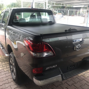 Nắp thùng cuộn cơ mazda Bt50