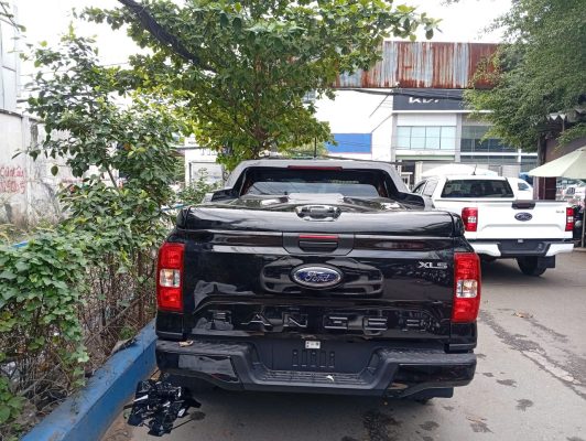 Nắp thùng xe bán tải Tây Ninh